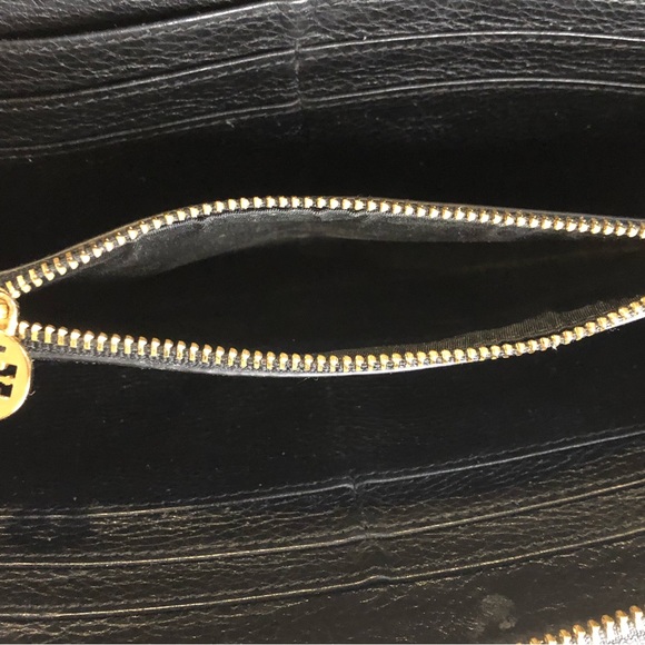 TORY BURCH Black Tumble Leather Full Zip Around Wallet - Picture 13 of 14